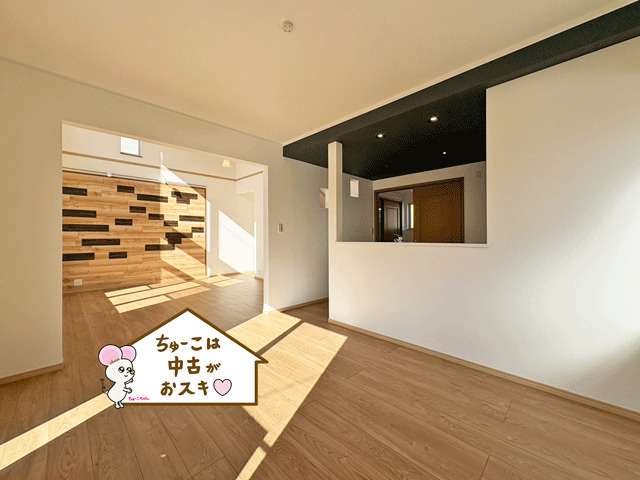 富谷市杜乃橋１丁目 大きな吹き抜けのある家♪の居間・リビング