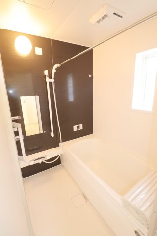 須賀川市日向町　　　3号棟　　　西袋1小学校、西袋中学区の洗面所|※同社施工例
