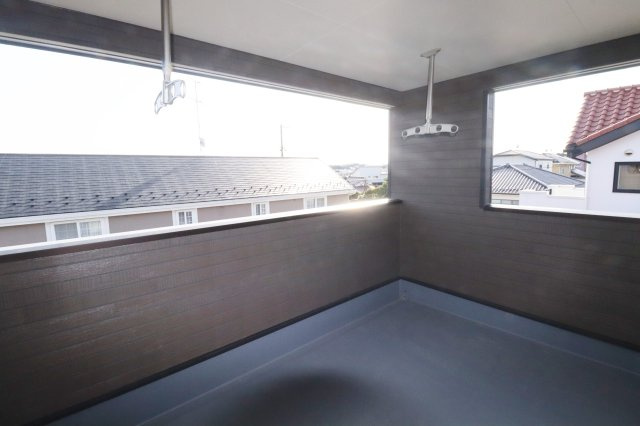 須賀川市日向町　　　3号棟　　　西袋1小学校、西袋中学区のバルコニー|※同社施工例
