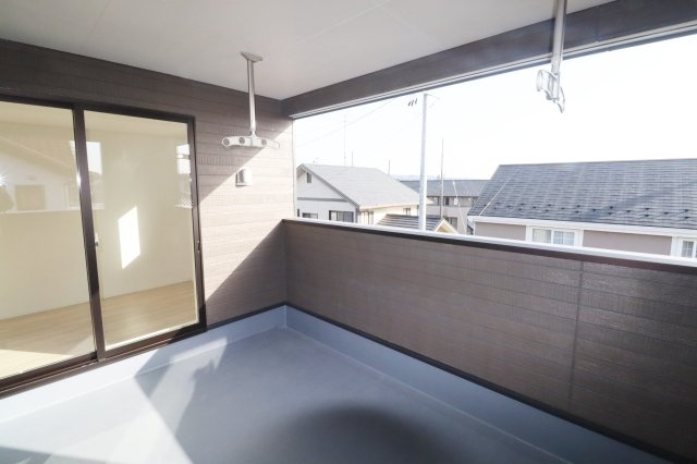 須賀川市日向町　　　3号棟　　　西袋1小学校、西袋中学区の洋室|※同社施工例
