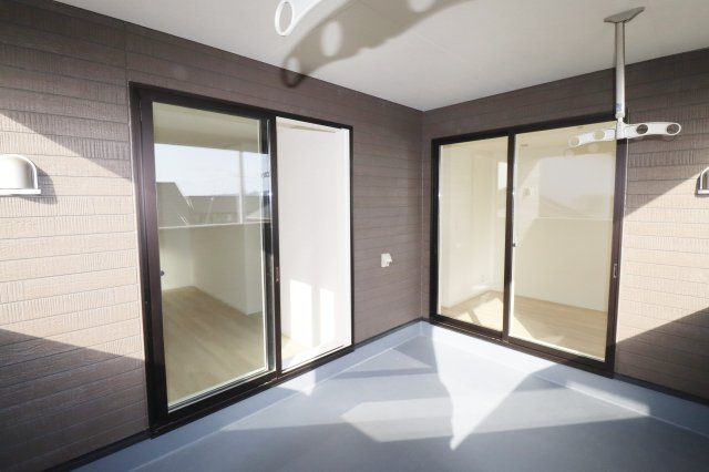 須賀川市日向町　　　3号棟　　　西袋1小学校、西袋中学区の洋室|※同社施工例
