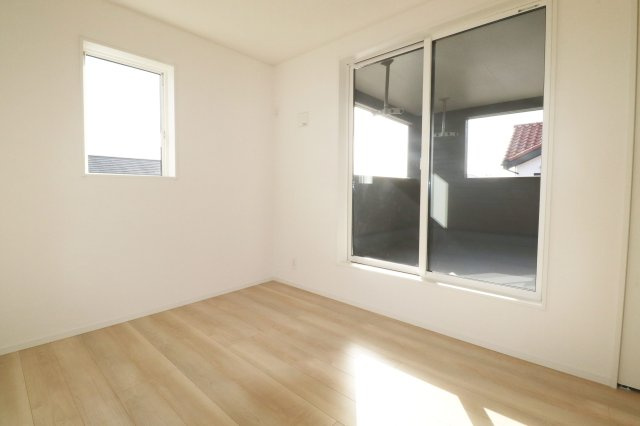 須賀川市日向町　　　3号棟　　　西袋1小学校、西袋中学区の洋室|※同社施工例
