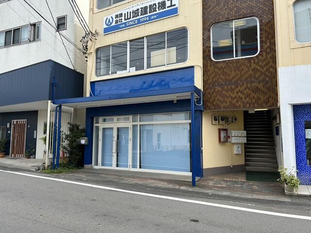 ヤングビルの外観
