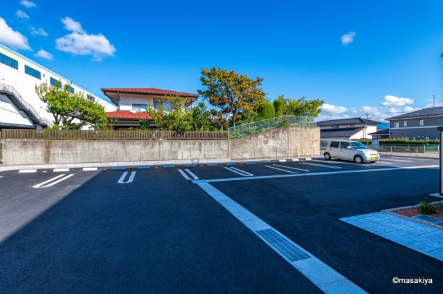 ヴィクトワール　オカの駐車場