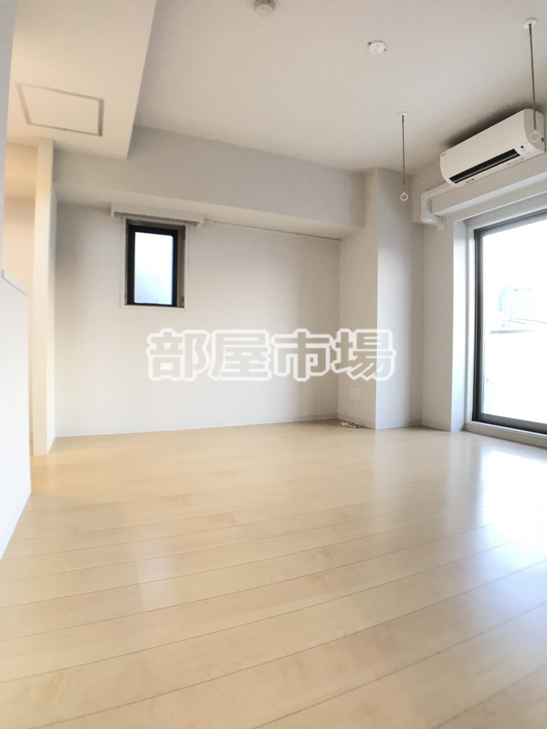 千代田区外神田３丁目の賃貸マンションの居間・リビング