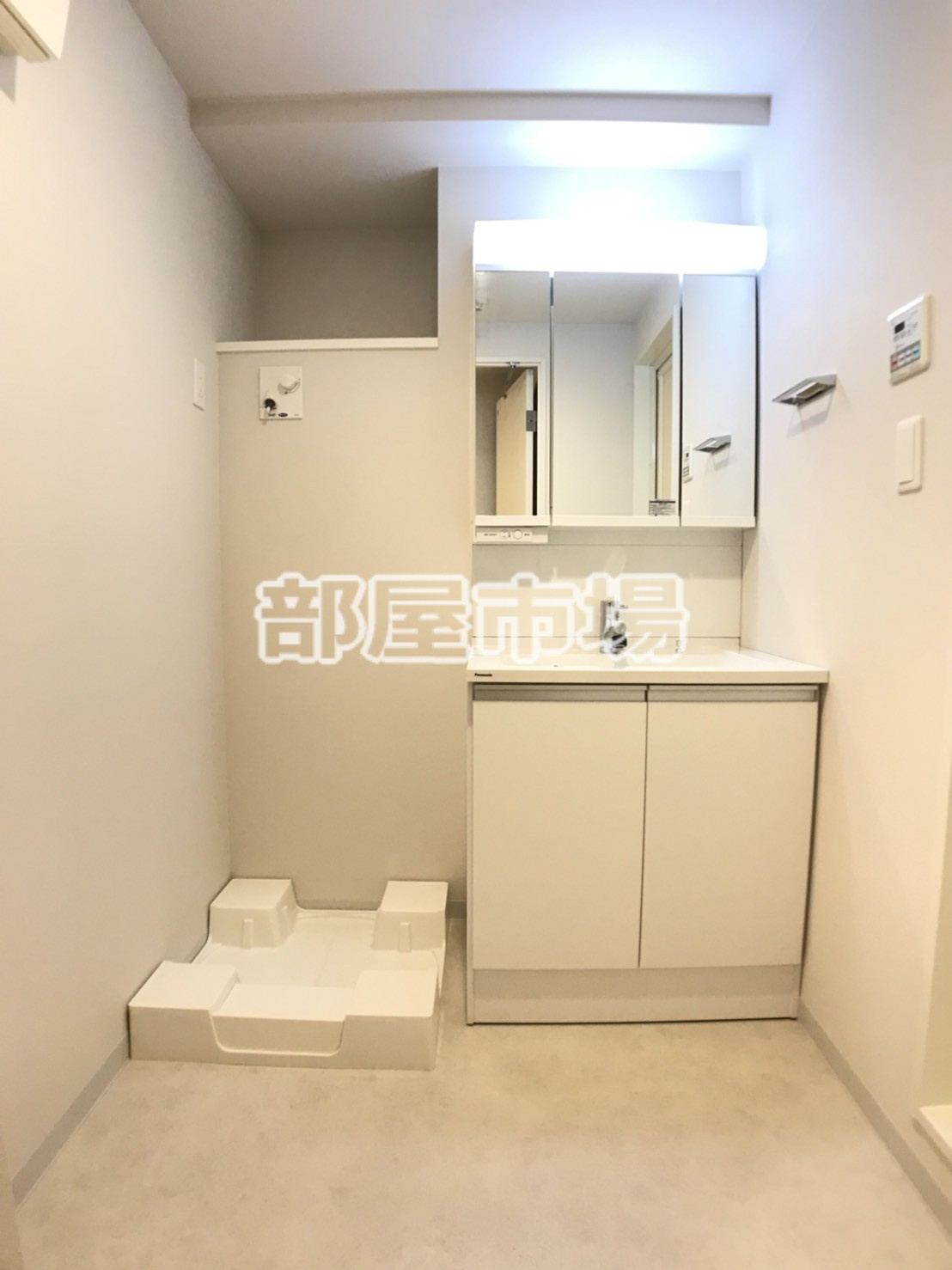 千代田区外神田３丁目の賃貸マンションの洗面所