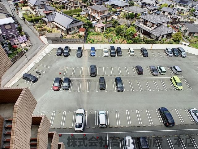 ロイヤルシティ自由ヶ丘の駐車場