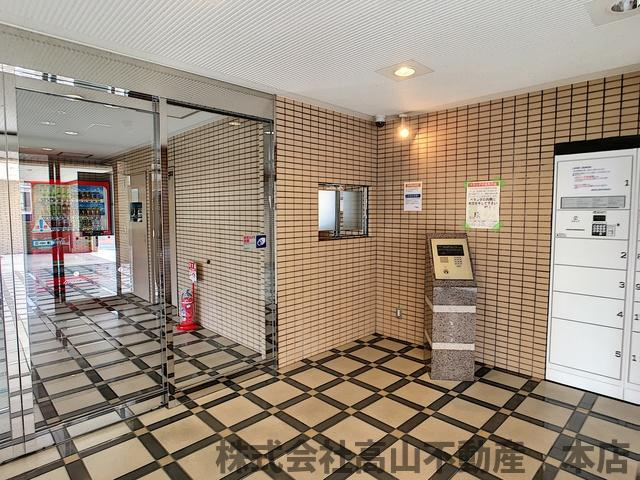 ロイヤルシティ自由ヶ丘のエントランス