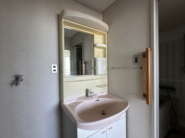 マンション・明舞バザールの独立洗面台