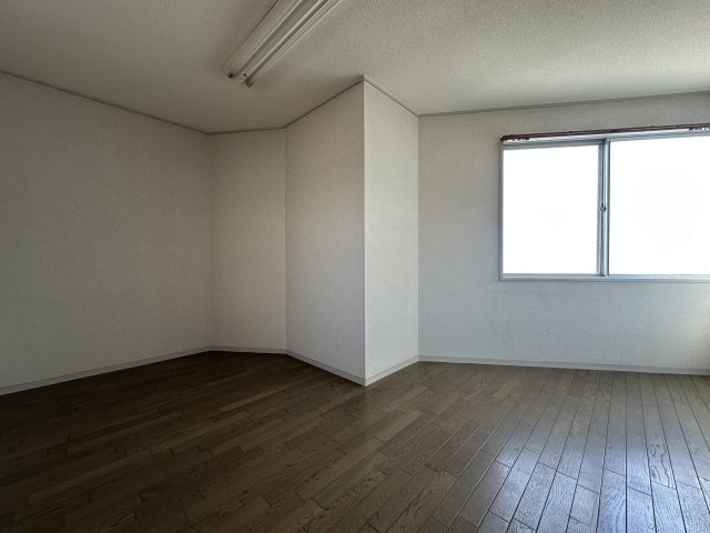 マンション・明舞バザールの洋室