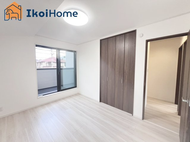 明石市朝霧町2丁目　新築戸建　の寝室|【ホームページに現地動画掲載中】●年中無休：当日予約可●バルコニーに面した明るいお部屋です♪