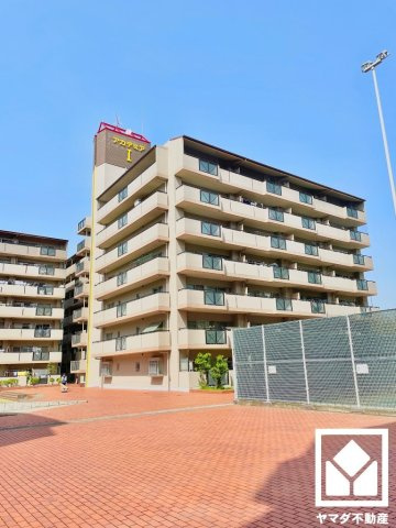 サンロイヤル新田辺アカデミア１号館の外観