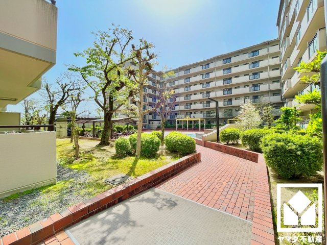 サンロイヤル新田辺アカデミア１号館の外観