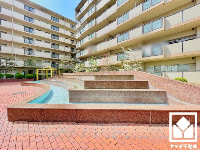 サンロイヤル新田辺アカデミア１号館の外観