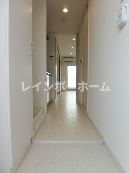 仲介手数料（賃料の1.10ヵ月）の50％OFF対象物件！の玄関|ゆったりとした玄関です