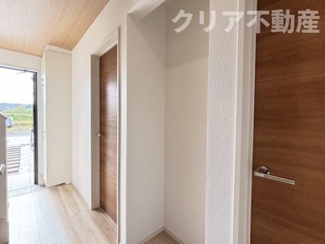 【収納】 | 高崎市下豊岡町１期１号棟 | １F廊下にも収納付き♪買い置きや掃除機置き場として活躍できそうです♪