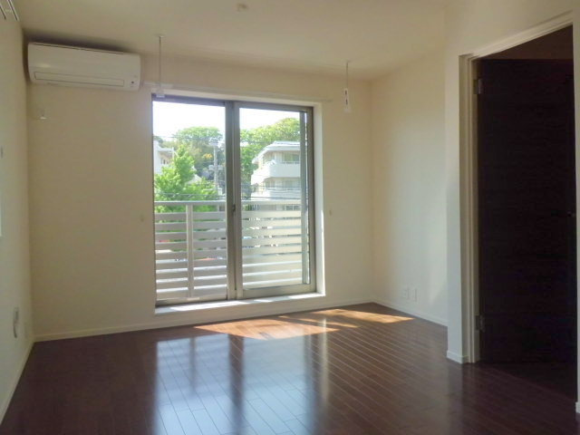 メゾン・ド・港南台の居間・リビング