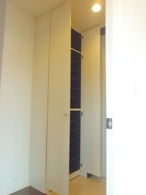 メゾン・ド・港南台の玄関