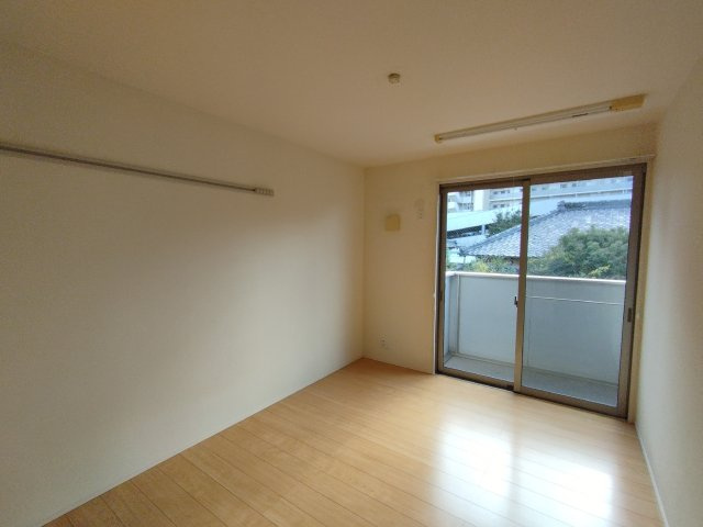 レスポワールA棟の居間・リビング