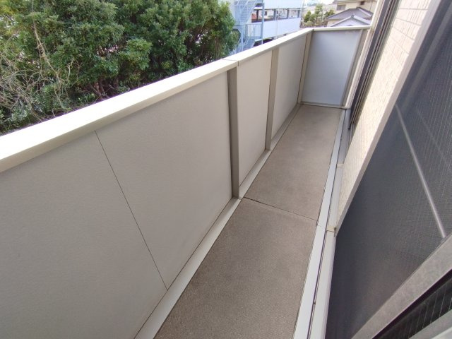 レスポワールA棟のバルコニー
