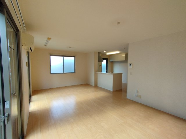 レスポワールA棟の居間・リビング