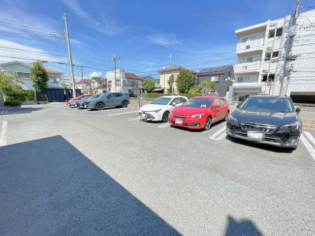 パークレジデンス中央の駐車場