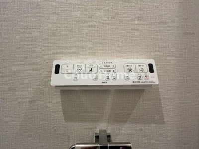 【内装】 | グリーンコーポ京成小岩 | 【ウォシュレット】清潔に使いたいお手洗いには最適な設備です。もちろんウォームレットも標準装備です。