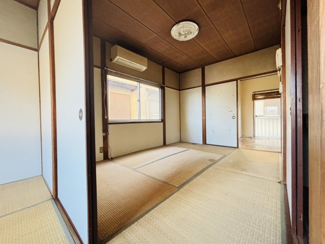 西村コーポの和室