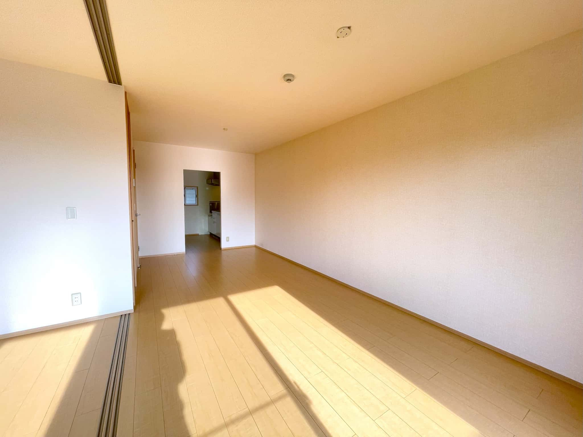 レジデンスSKの居間・リビング|※写真は別室になります。