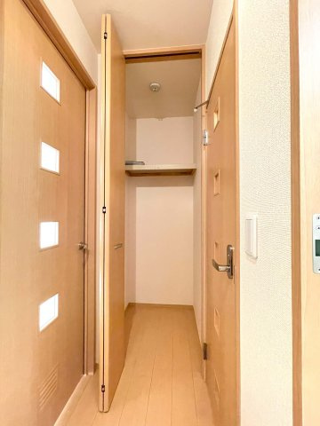 レジデンスSKの収納|廊下収納※写真は別室になります。
