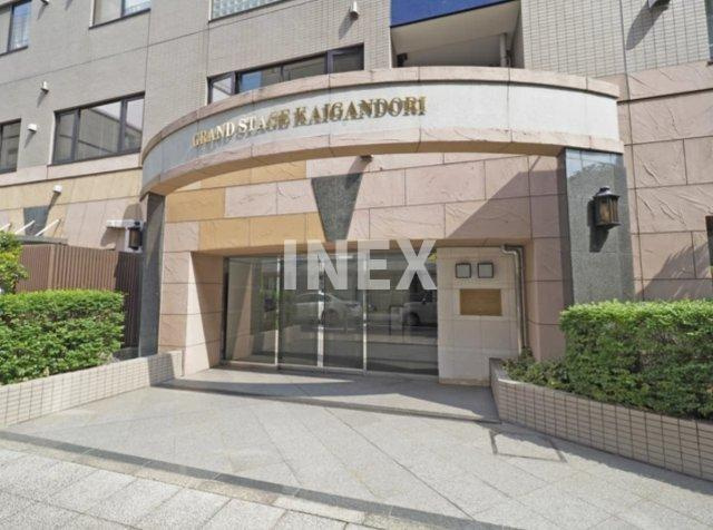 横浜市中区海岸通３丁目の賃貸マンションのエントランス