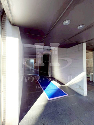 【エントランス】 | ロアール大山 | エントランスです