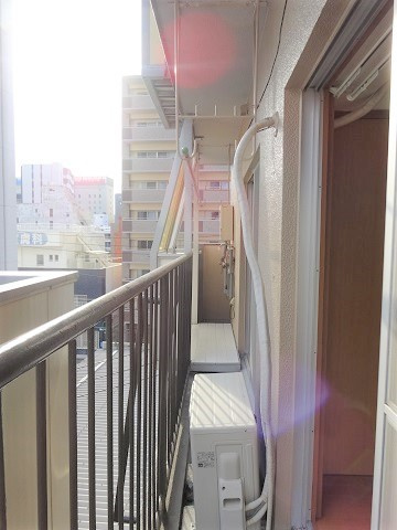 大手町ビルのバルコニー