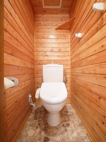 フレシアのトイレ|※写真は別の部屋のものです。