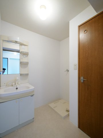 フレシアの独立洗面台|※写真は別の部屋のものです。