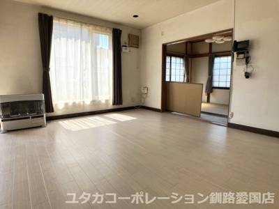 【居間・リビング】 | 厚岸町門静2丁目売家