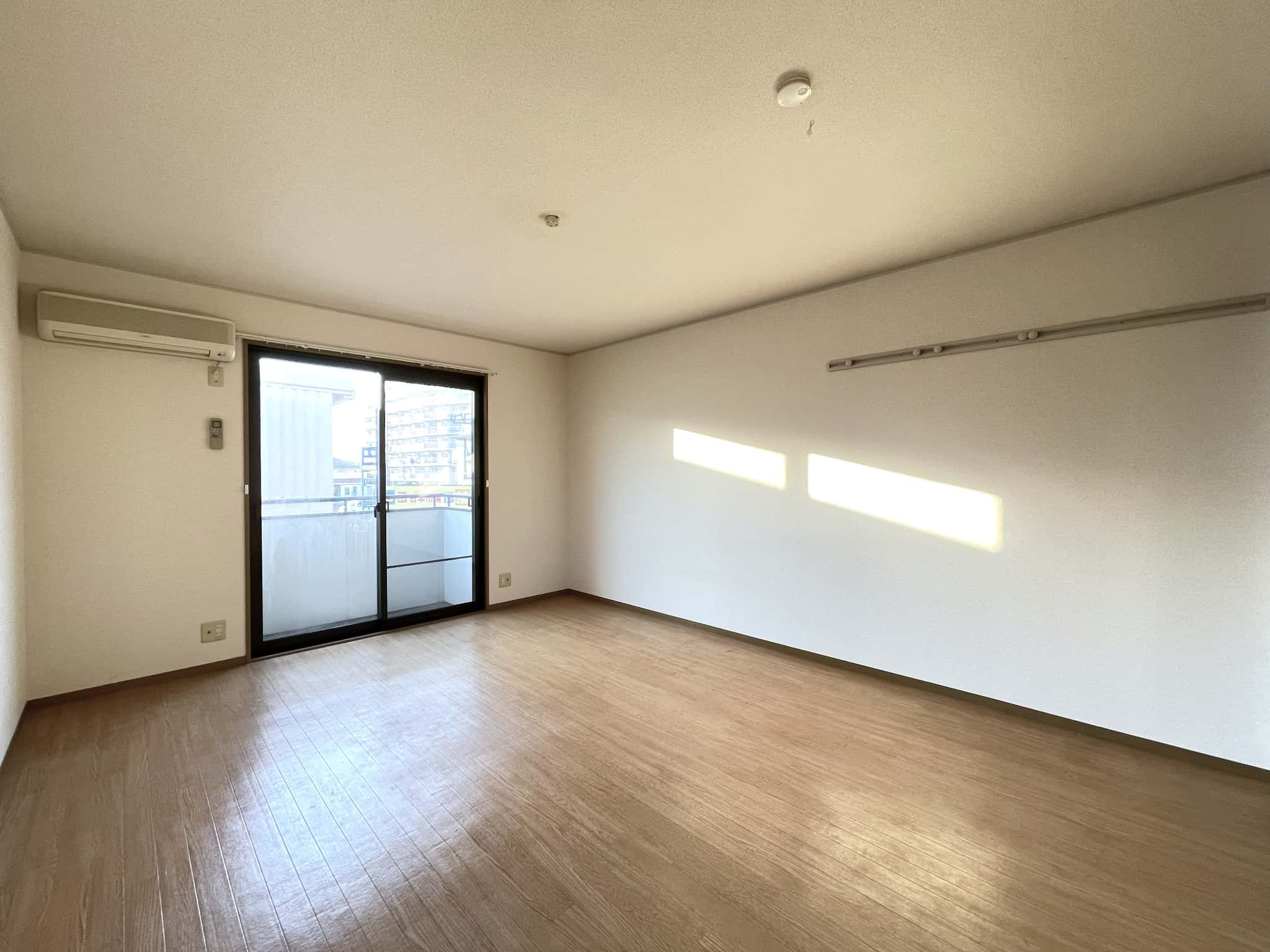 パークイースト・ウエストの居間・リビング