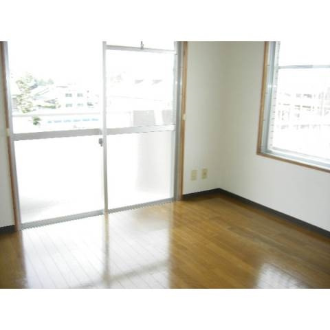 ニューシーズ宮地の居間・リビング