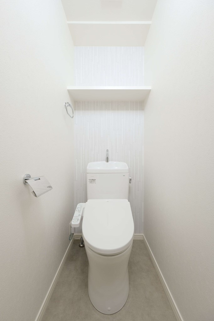 エンクレスト天神南PUREのトイレ|落ち着いた色調のトイレです