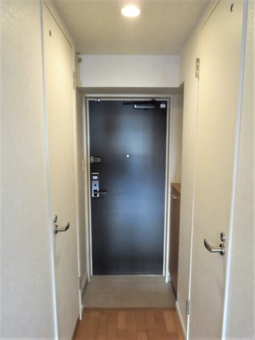 エンクレスト天神東Ⅲの玄関|ゆったりとした玄関です