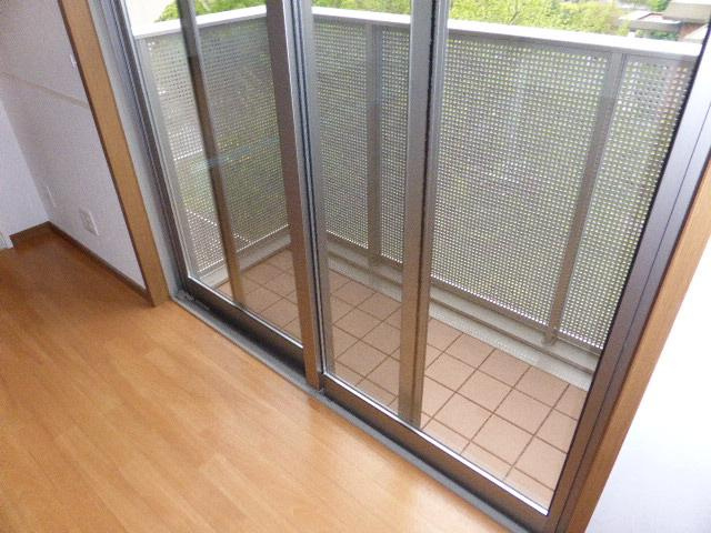 グラシュー　プラージュ　ミトマＧ棟のバルコニー|落ち着いた時間を過ごせるバルコニーです