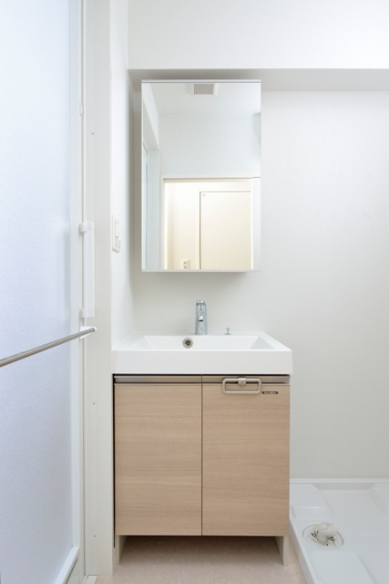 エンクレスト祇園Ⅱの洗面所|スペースが確保できる洗面所です