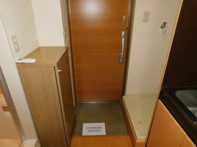 メイプルコートの玄関