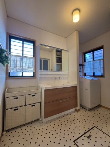 神戸市北区大原1丁目戸建の独立洗面台