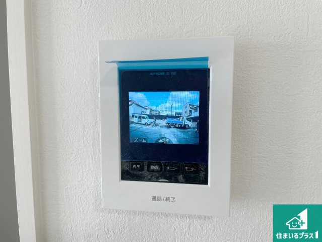 尼崎市塚口町　第2期　新築一戸建ての防犯設備|カラーモニターインターホン！声だけでなく来訪者の姿や顔がモニターで確認できるので、小さなお子様がいらっしゃるご家庭でも安心できます！