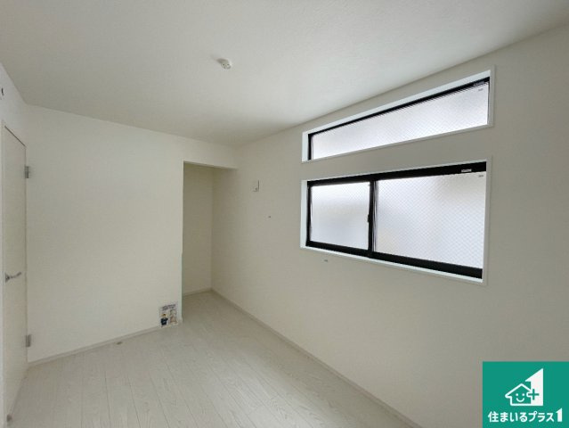 尼崎市塚口町　第2期　新築一戸建ての洋室|シンプルな洋室は、自分好みのインテリアが楽しめます♪ご家族とインテリアや家具を選びに行くのは新築購入時の醍醐味の一つです。ぜひお楽しみください♪