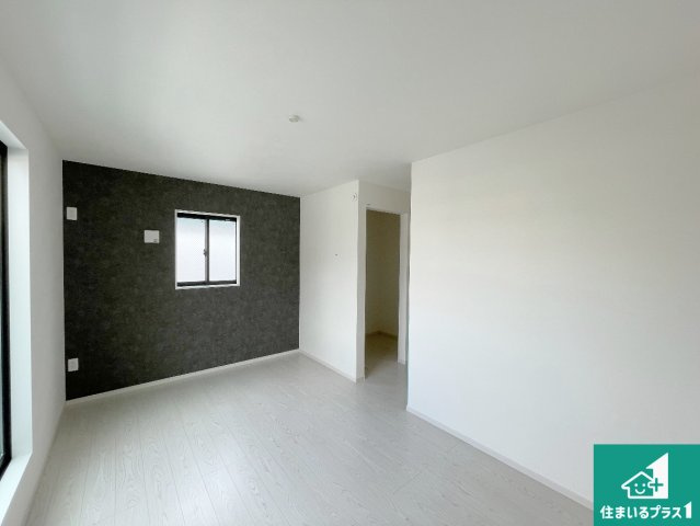 尼崎市塚口町　第2期　新築一戸建ての洋室|シンプルな洋室は、自分好みのインテリアが楽しめます♪ご家族とインテリアや家具を選びに行くのは新築購入時の醍醐味の一つです。ぜひお楽しみください♪