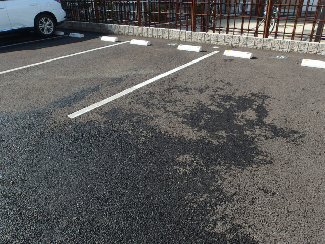 ケントスクエア七番館の駐車場