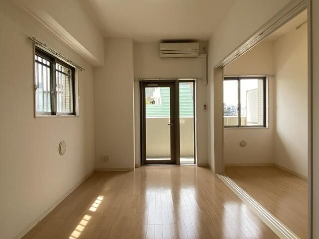 クラシィコートの居間・リビング