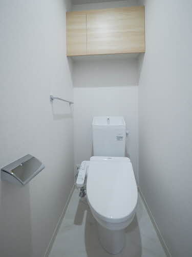 カーサ・ヴァレンティアのトイレ|温水洗浄付きのトイレになります＊